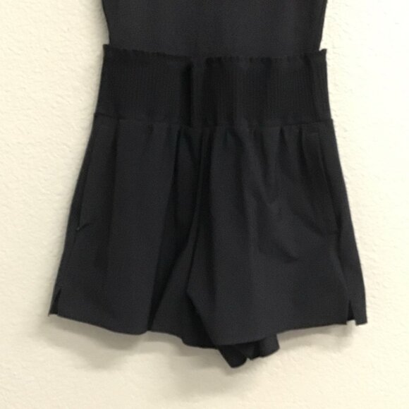 Athleta Womens Black Sleeveless Back Zip Cosmic Flutter Romper Size XS - Picture 6 of 11